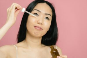 Read more about the article Re’equil Skin Clarifying Serum vs L’Oreal Paris Revitalift Serum: Which One is Right for Your Skin?