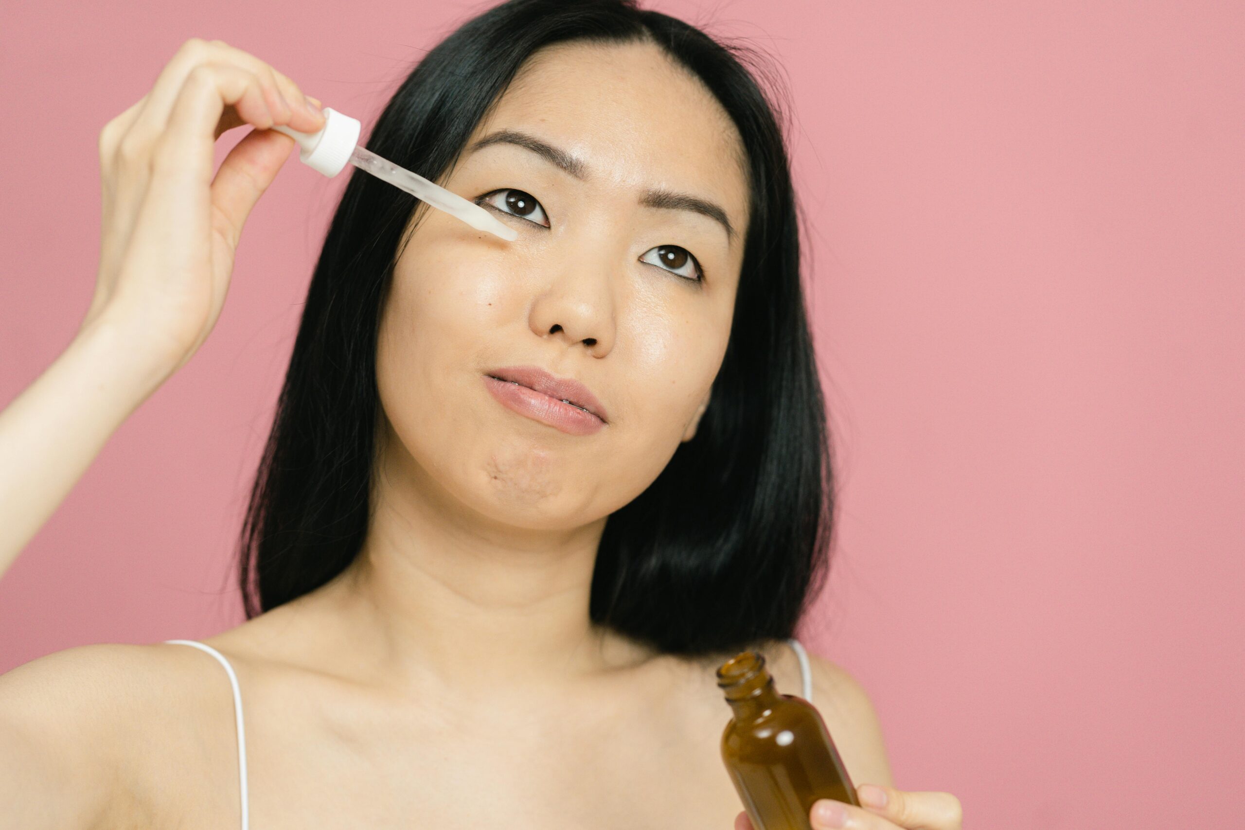 You are currently viewing Top 10 Face Serums in India 2025